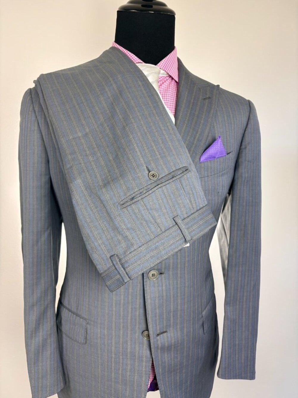RECENT Ermenegildo ZEGNA Mod 2-Btn Pinstriped Suit w/ Peak Lapels 42 R